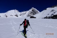 ..Aufstieg zum Romariswandkopf..im Hintergrund der Gr.Glockner..