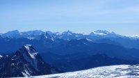 ..das Matterhorn in weiter Ferne