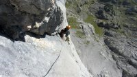 ..Austieg des sechsten Seillänge..30m langer Quergang..