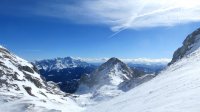 ..Tauernkogel und links hinten der Dachstein..