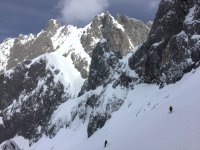 ..immer mit Blick auf die schönen Zacken des Gosaukamm´s..