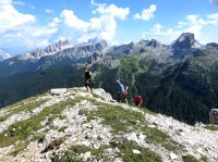 ..im Hintergrund die Cinque Torri..