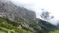 ..ich glaube heuer liegt der Schnee noch etwas länger..